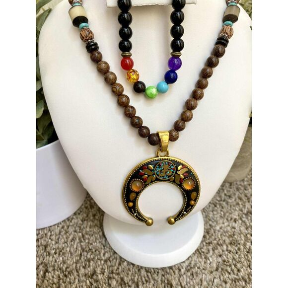 Bohemian Necklace Wooden Beads Crescent Moon Pendant Tribal Vintage Style - Picture 4 of 6